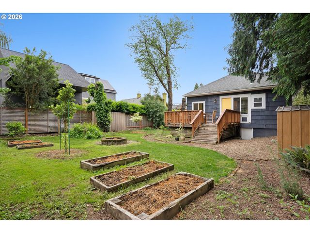 2345 Se CLINTON St, Portland, OR 97202