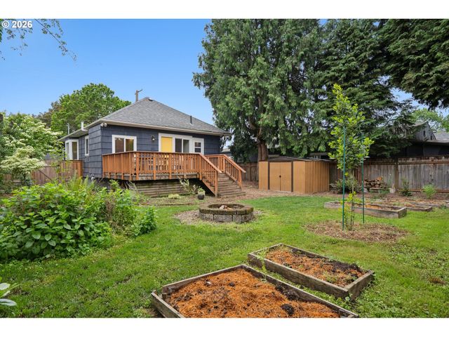 2345 Se CLINTON St, Portland, OR 97202