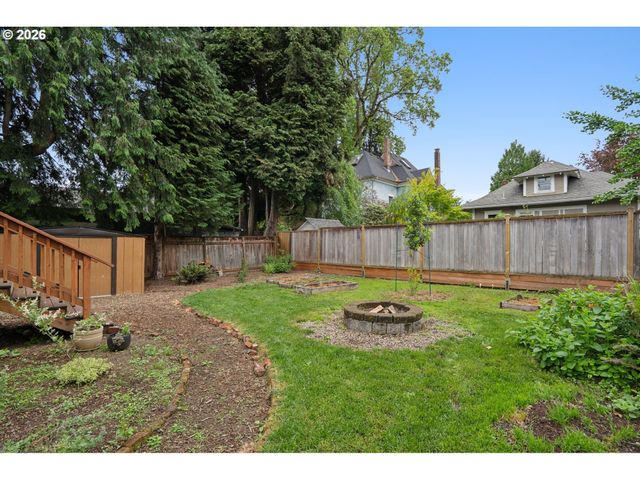 2345 Se CLINTON St, Portland, OR 97202