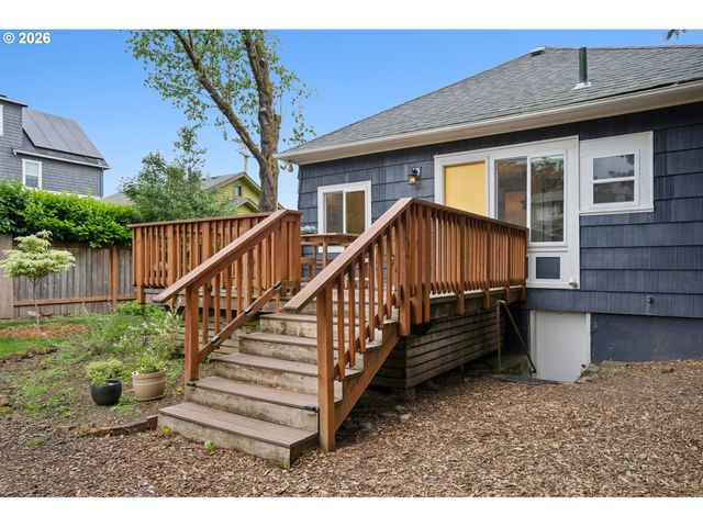 2345 Se CLINTON St, Portland, OR 97202
