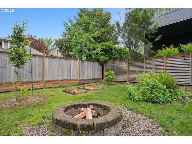 2345 Se CLINTON St, Portland, OR 97202