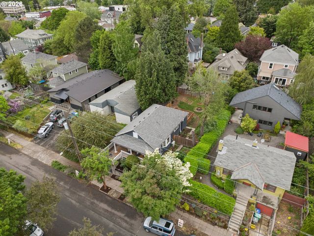 2345 Se CLINTON St, Portland, OR 97202