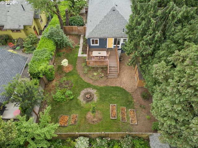 2345 Se CLINTON St, Portland, OR 97202