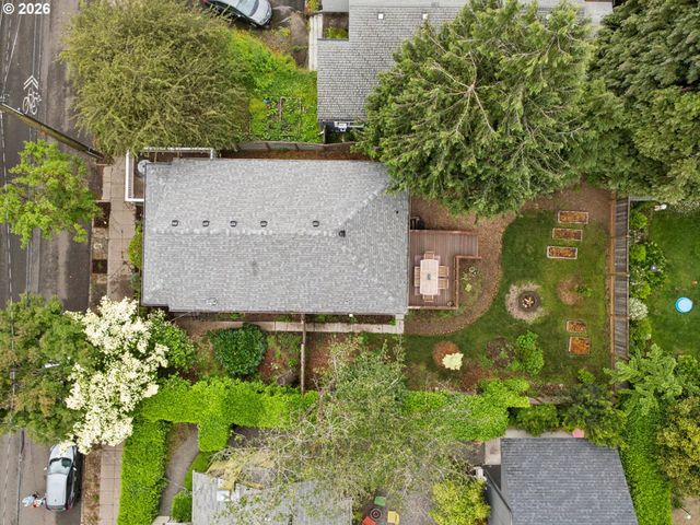 2345 Se CLINTON St, Portland, OR 97202