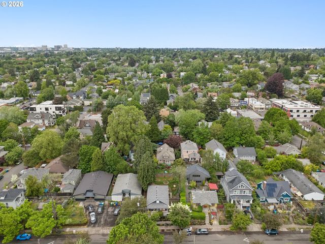 2345 Se CLINTON St, Portland, OR 97202