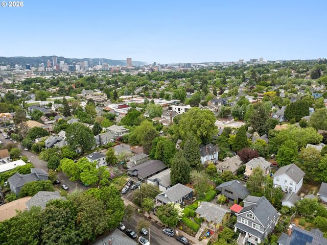 2345 Se CLINTON St, Portland, OR 97202