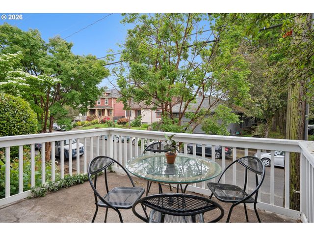 2345 Se CLINTON St, Portland, OR 97202