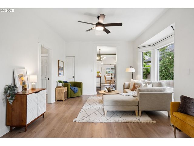 2345 Se CLINTON St, Portland, OR 97202
