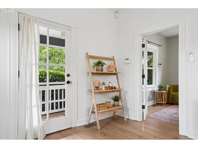 2345 Se CLINTON St, Portland, OR 97202