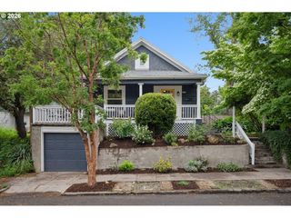 2345 Se CLINTON St, Portland, OR 97202