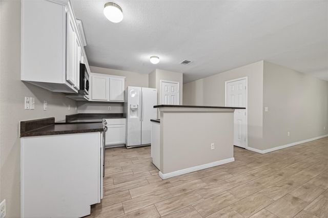 10226 Ella Falls Boulevard, Houston, TX 77038