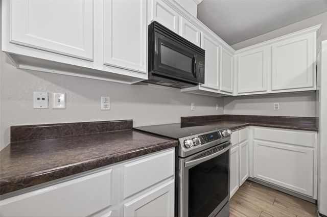 10226 Ella Falls Boulevard, Houston, TX 77038