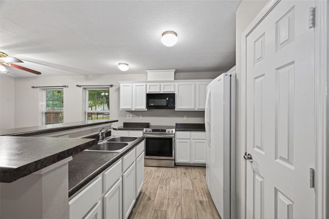 10226 Ella Falls Boulevard, Houston, TX 77038