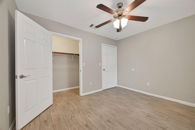 10226 Ella Falls Boulevard, Houston, TX 77038