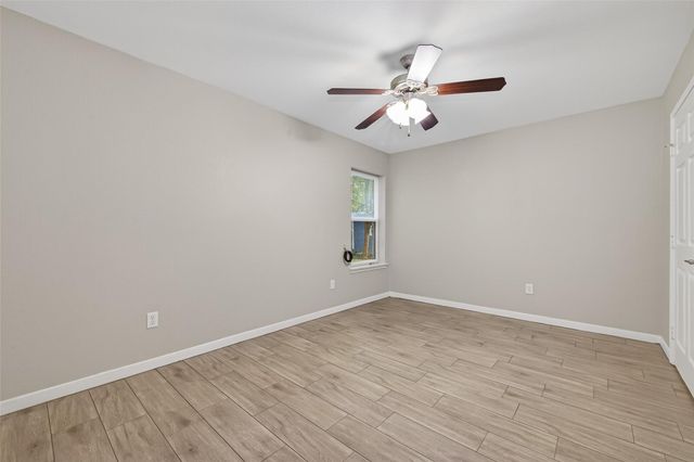 10226 Ella Falls Boulevard, Houston, TX 77038