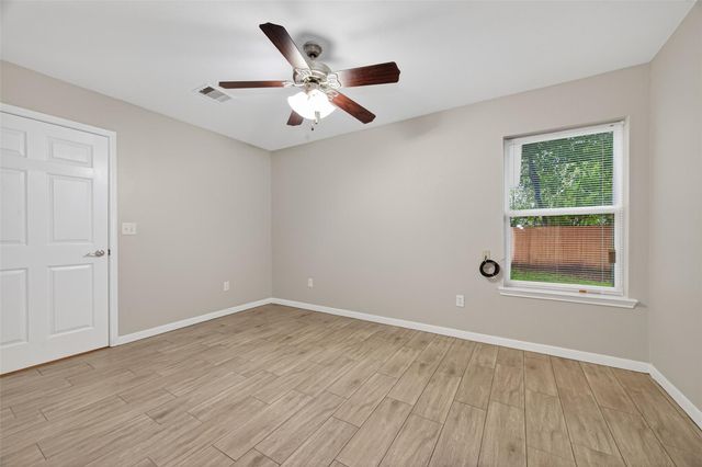 10226 Ella Falls Boulevard, Houston, TX 77038