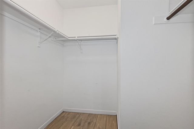 10226 Ella Falls Boulevard, Houston, TX 77038