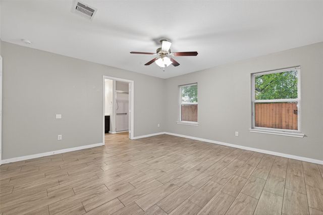 10226 Ella Falls Boulevard, Houston, TX 77038