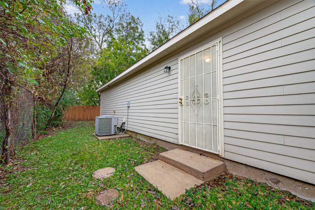 10226 Ella Falls Boulevard, Houston, TX 77038