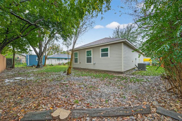 10226 Ella Falls Boulevard, Houston, TX 77038