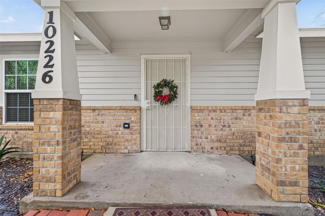 10226 Ella Falls Boulevard, Houston, TX 77038