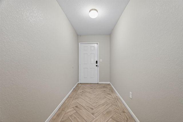 10226 Ella Falls Boulevard, Houston, TX 77038