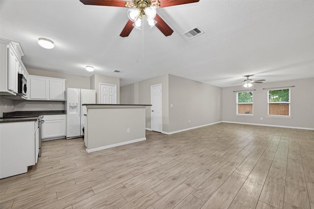 10226 Ella Falls Boulevard, Houston, TX 77038