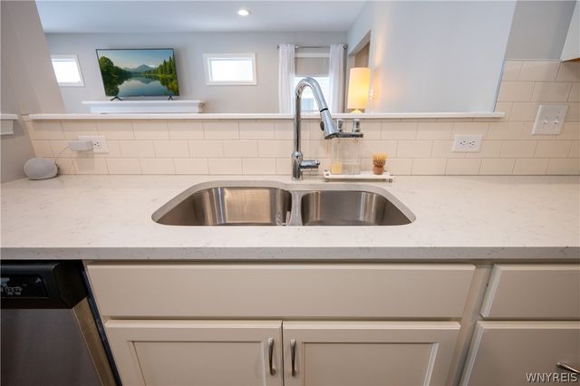 702 Carriage Lane, West Seneca, NY 14224