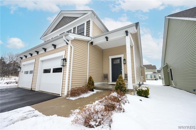 702 Carriage Lane, West Seneca, NY 14224