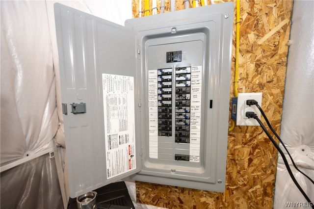 702 Carriage Lane, West Seneca, NY 14224