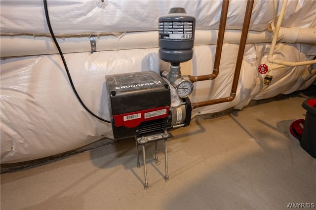 702 Carriage Lane, West Seneca, NY 14224