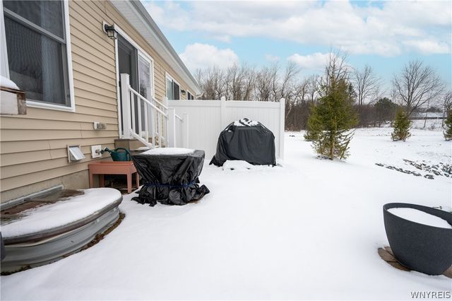 702 Carriage Lane, West Seneca, NY 14224