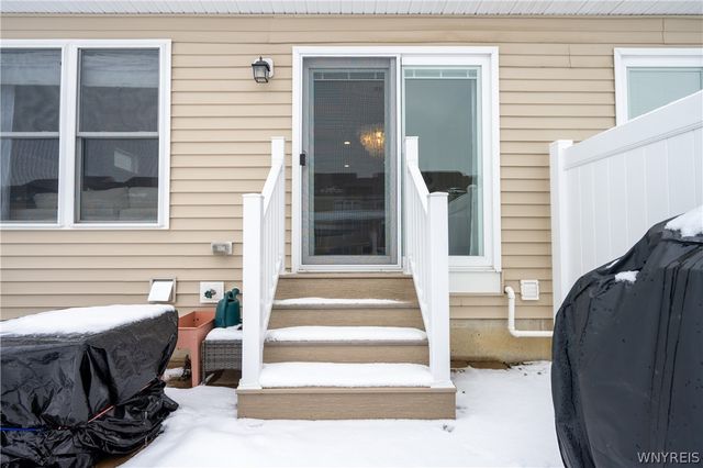 702 Carriage Lane, West Seneca, NY 14224