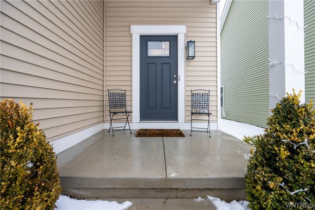 702 Carriage Lane, West Seneca, NY 14224