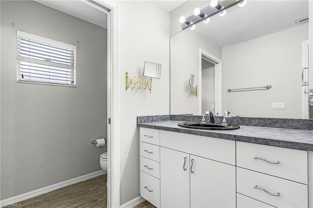 423 SE 23rd ST, Cape Coral, FL 33990