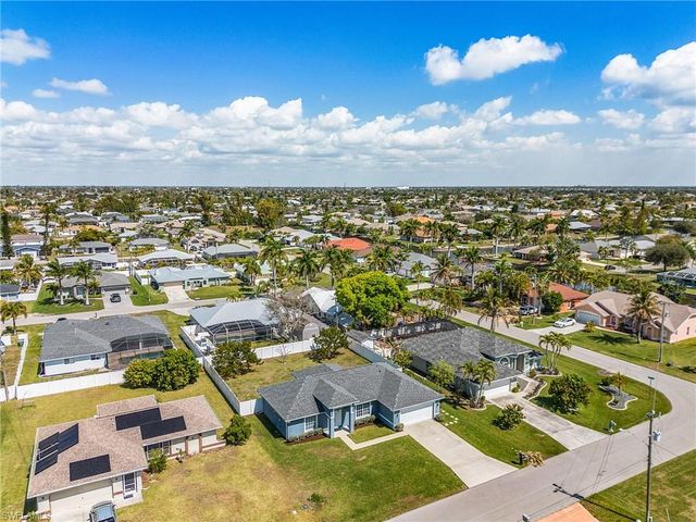 423 SE 23rd ST, Cape Coral, FL 33990