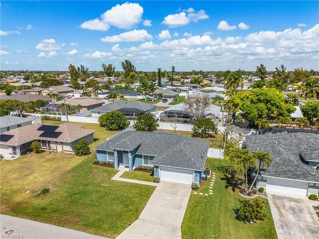423 SE 23rd ST, Cape Coral, FL 33990