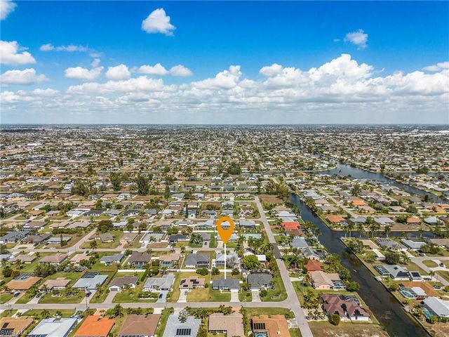 423 SE 23rd ST, Cape Coral, FL 33990