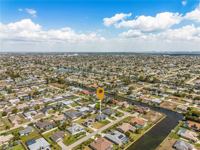 423 SE 23rd ST, Cape Coral, FL 33990