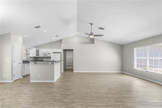 423 SE 23rd ST, Cape Coral, FL 33990