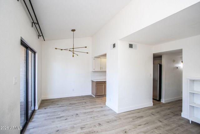 3102 E CLARENDON Avenue 207, Phoenix, AZ 85016