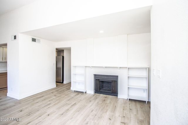 3102 E CLARENDON Avenue 207, Phoenix, AZ 85016