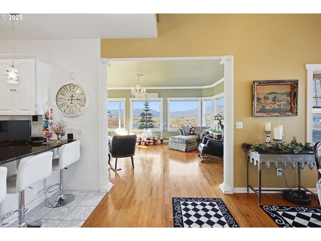 3720 COLUMBIA VIEW Dr, The Dalles, OR 97058