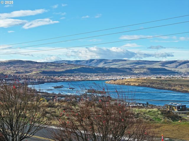 3720 COLUMBIA VIEW Dr, The Dalles, OR 97058