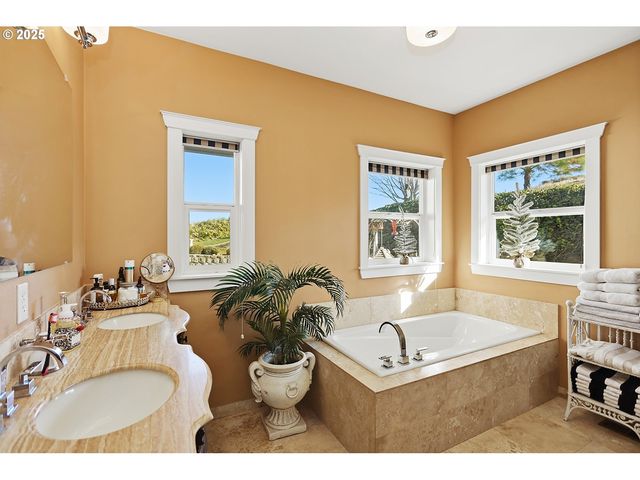 3720 COLUMBIA VIEW Dr, The Dalles, OR 97058