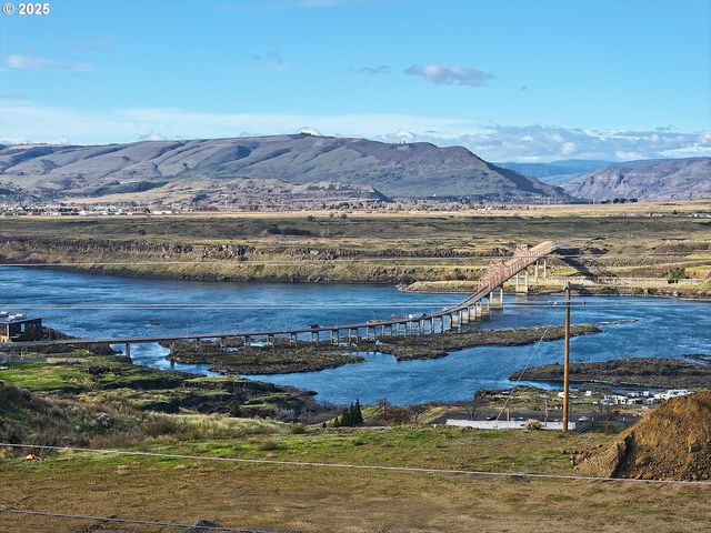 3720 COLUMBIA VIEW Dr, The Dalles, OR 97058