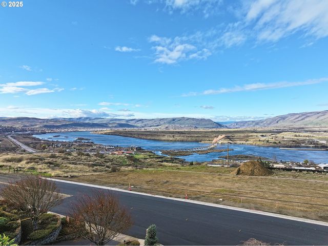 3720 COLUMBIA VIEW Dr, The Dalles, OR 97058
