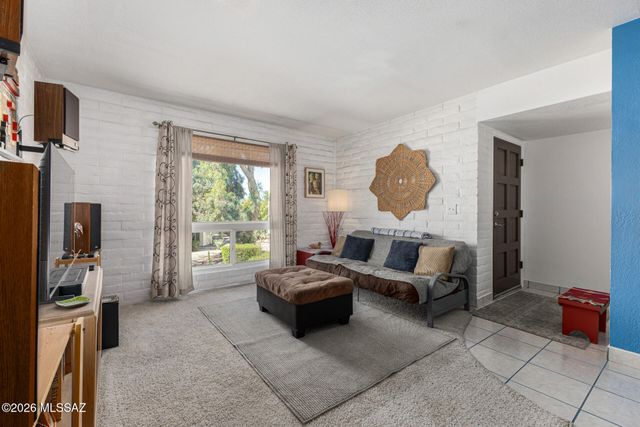 8450 E Old Spanish Trl Apt 212, Tucson, AZ 85710