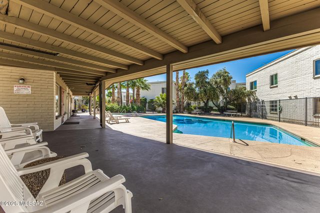 8450 E Old Spanish Trl Apt 212, Tucson, AZ 85710