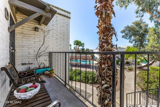 8450 E Old Spanish Trl Apt 212, Tucson, AZ 85710